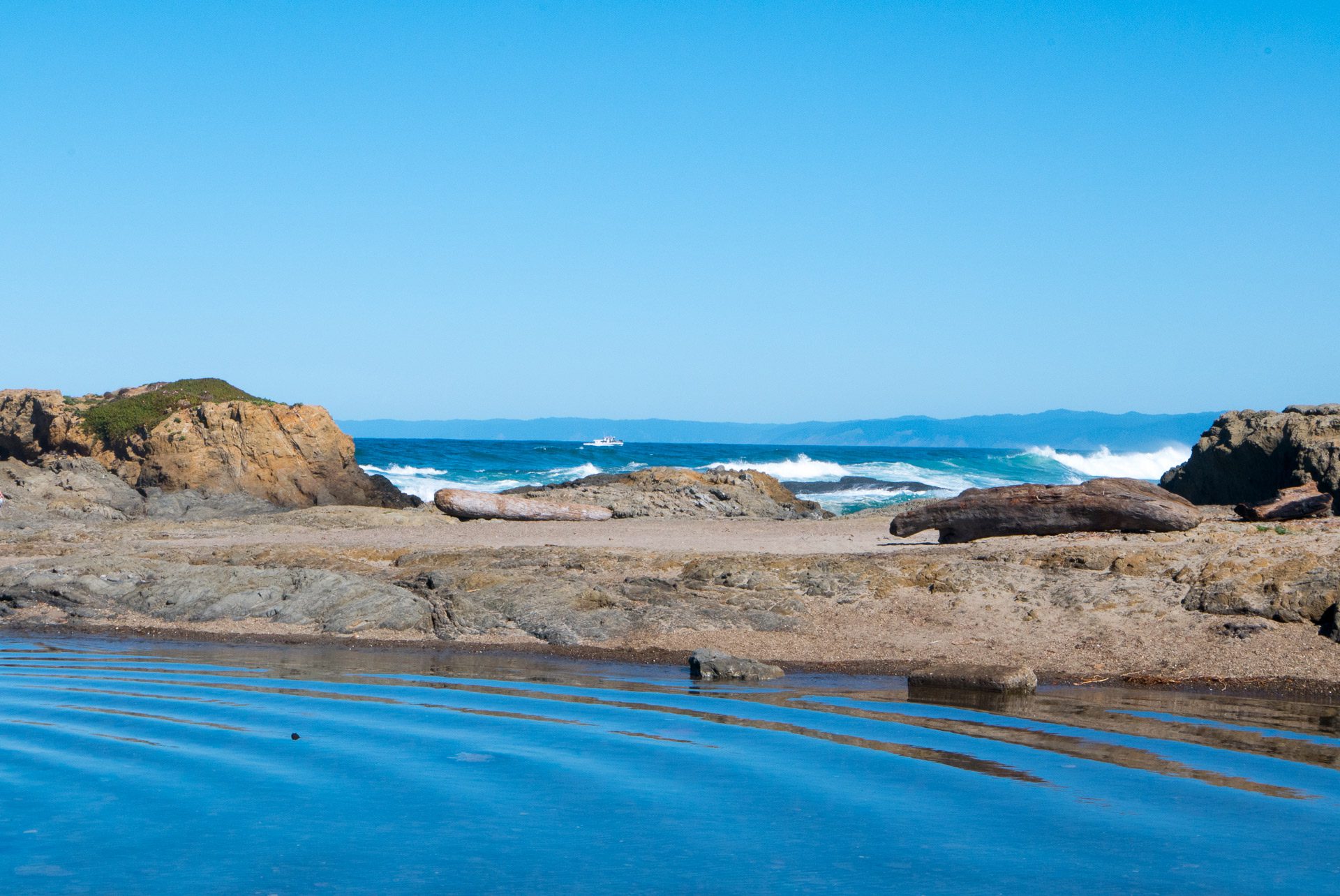 Meander rugged coastline